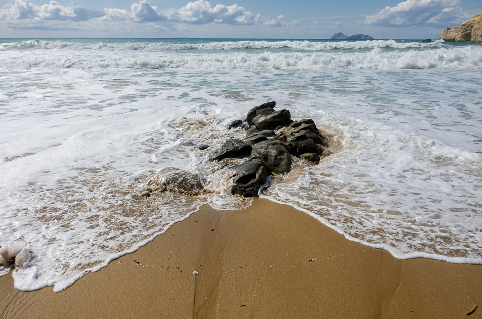 Surf rolling in from Paximedia